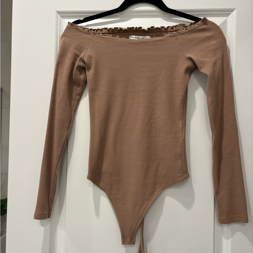 Abercrombie & Fitch Off-Shoulder Bodysuit - Brown